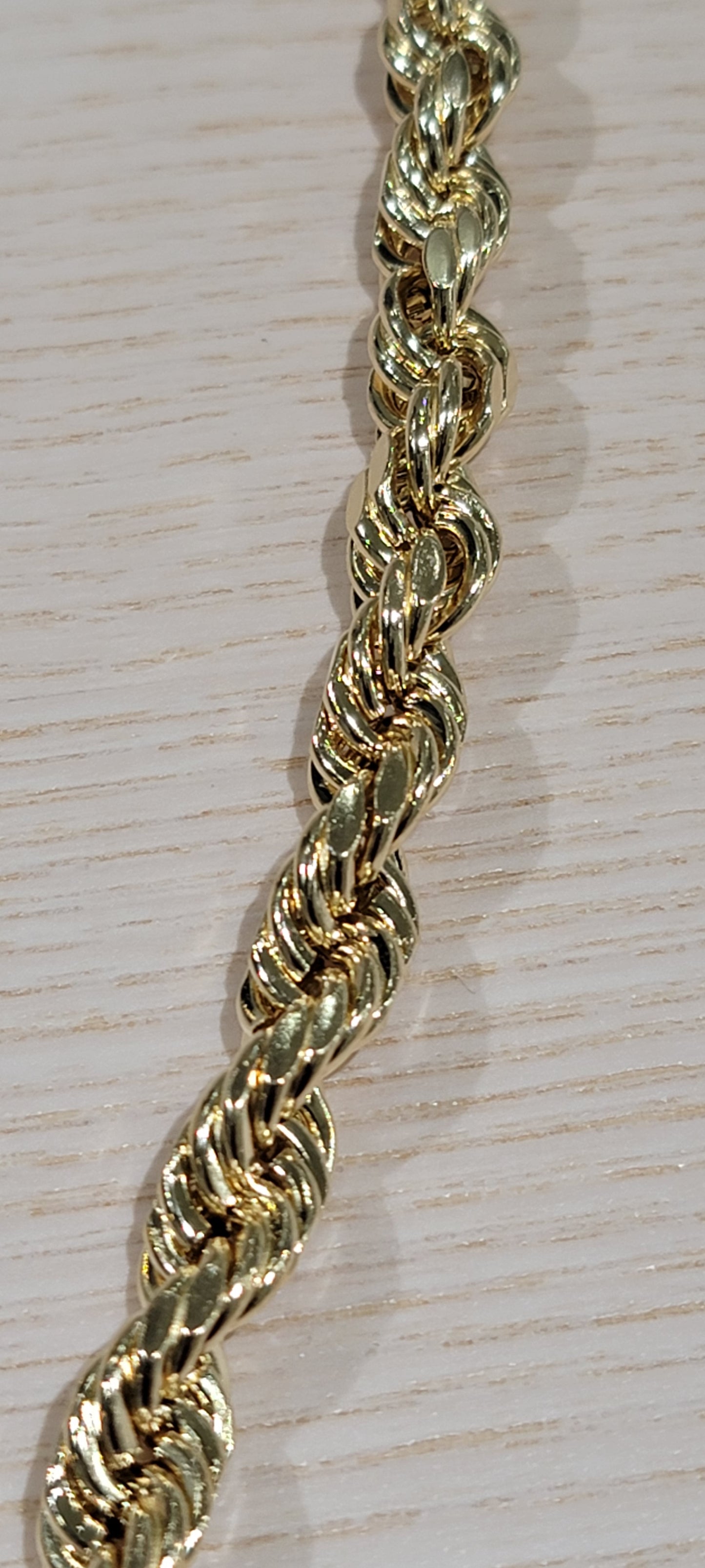 10kt Gold Rope chain 22 inches...8mm