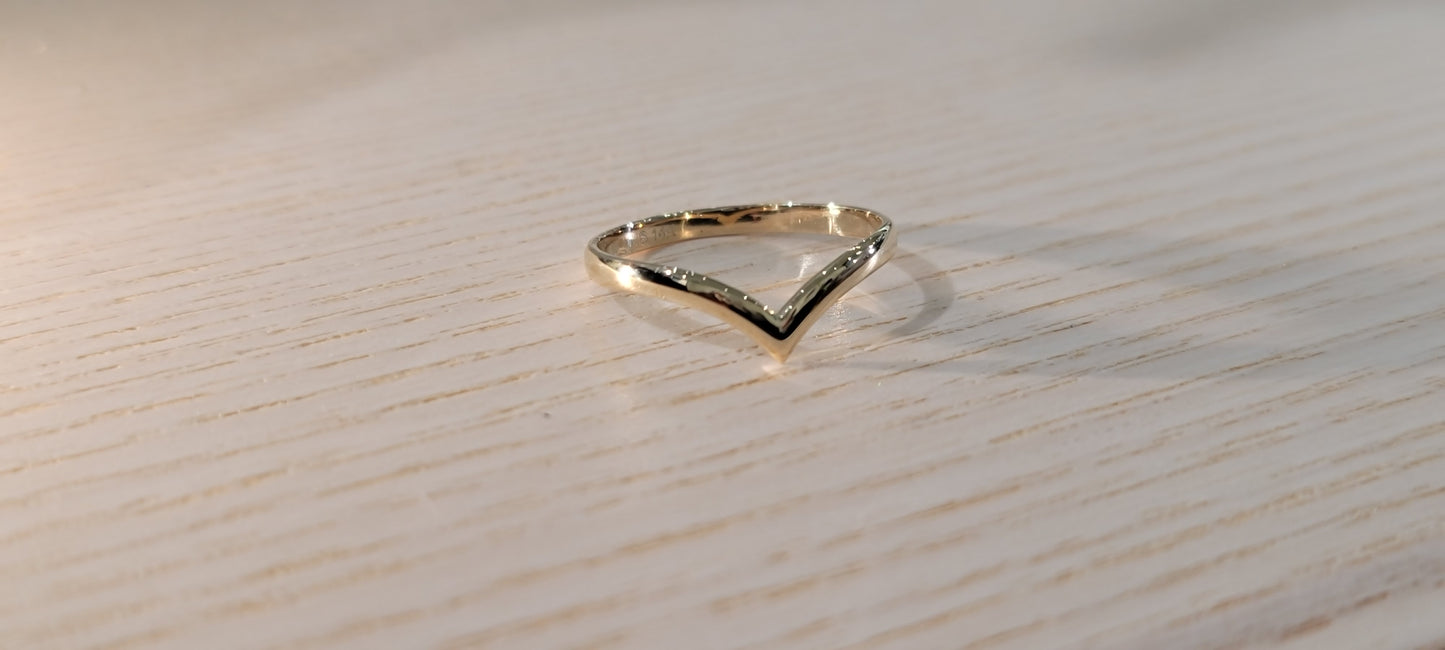 14K v ring
