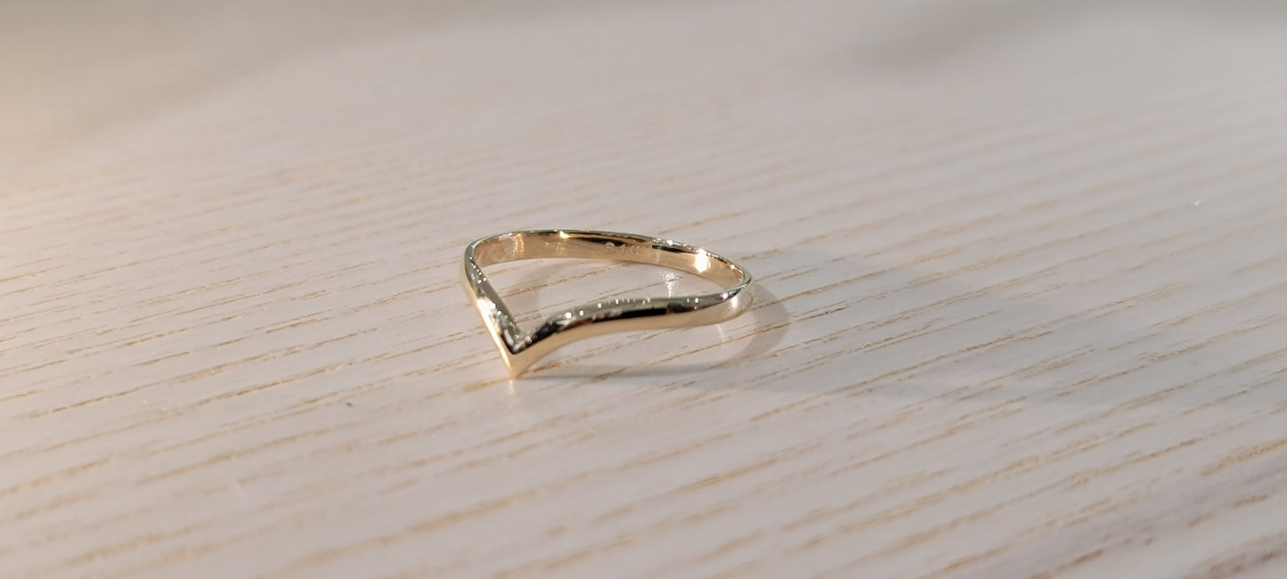 14K v ring