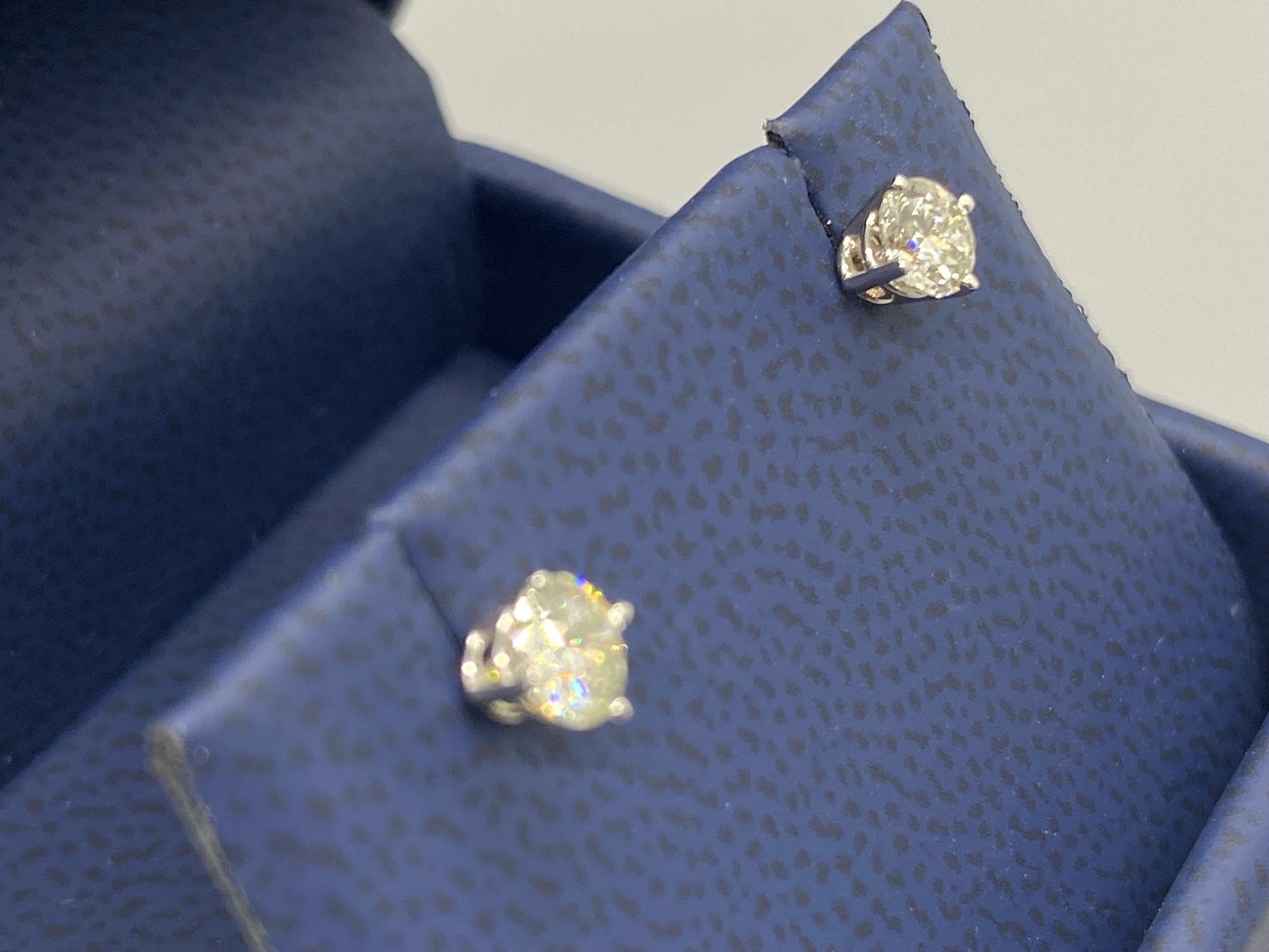 SI 2 J diamond Studs